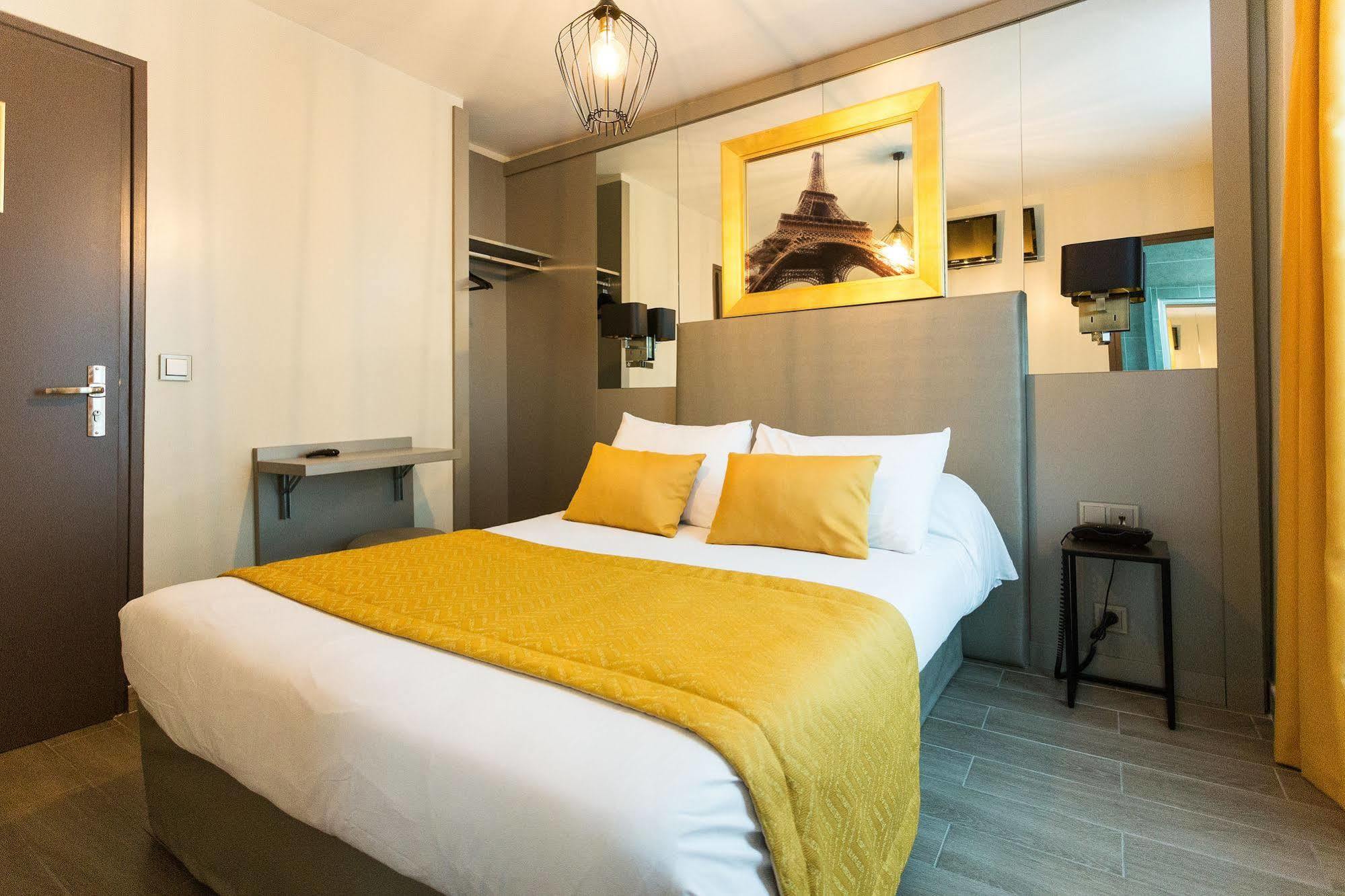 Pratic Hotel Париж Екстериор снимка